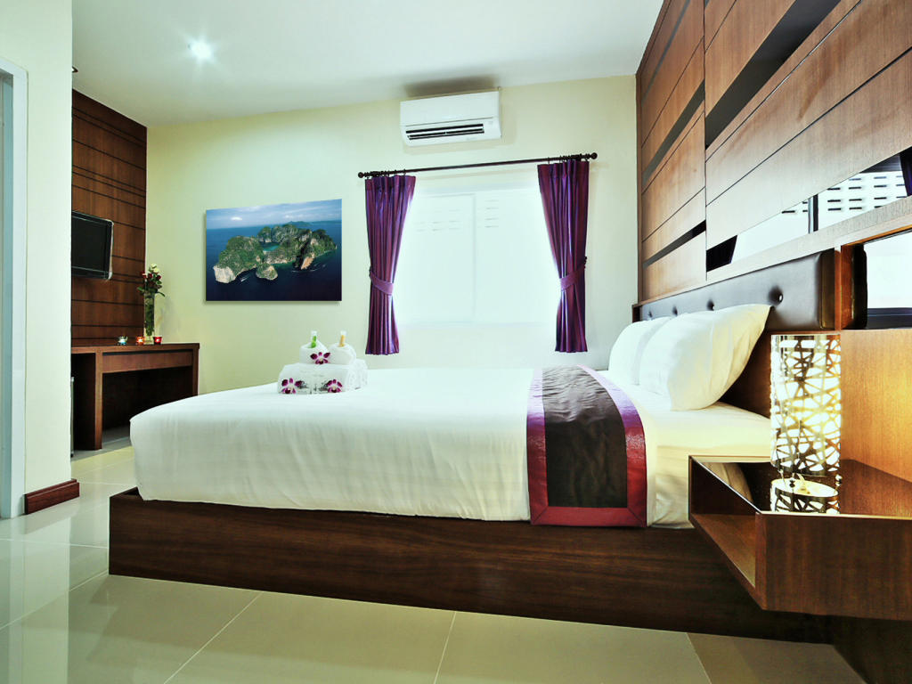 Pensionat At Phuket 2*